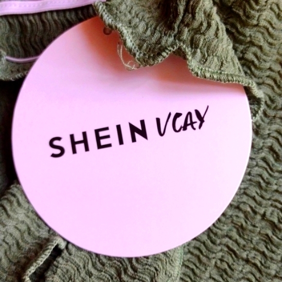 Crop top! - Picture 3 of 3